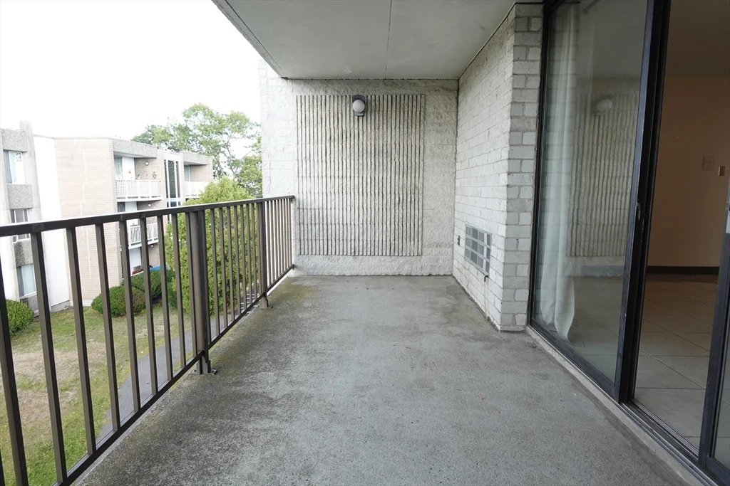 2 bed, 1 bath apartment for rent at 37 Skyline Dr Unit 11, Braintree — photo 14 of 18