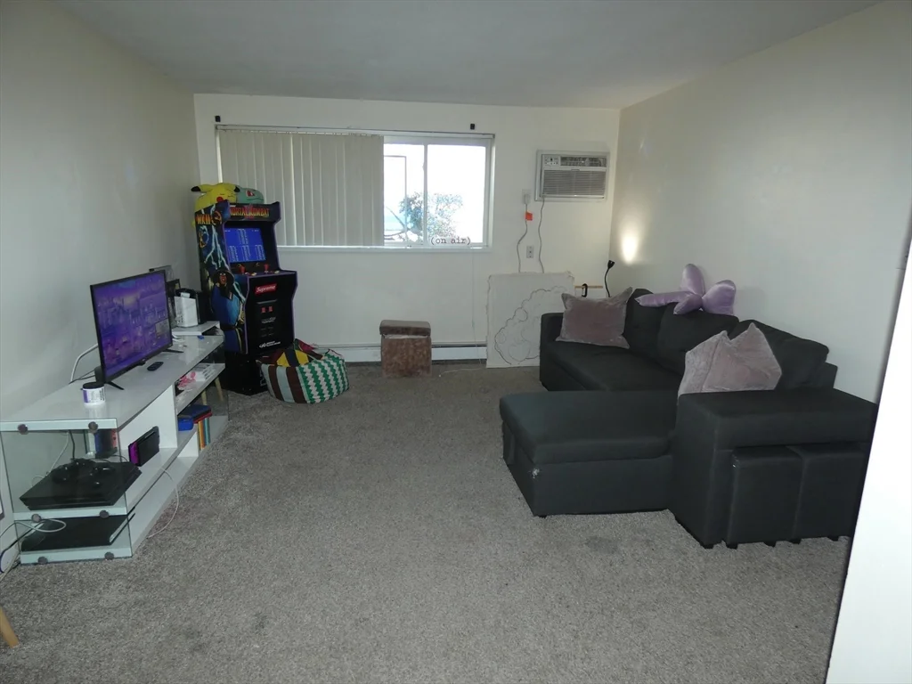2 bed, 1 bath apartment for rent at 37 South St Unit 6, Medford — photo 4 of 8