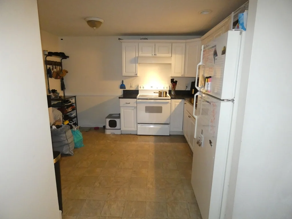 2 bed, 1 bath apartment for rent at 37 South St Unit 6, Medford — photo 3 of 8