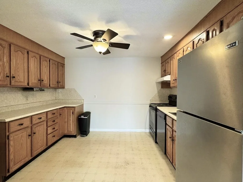 2 bed, 1 bath apartment for rent at 37 South St Unit 7, Medford — photo 2 of 9