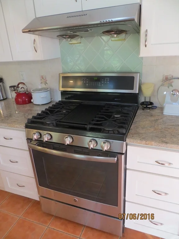 4 bed, 3 bath apartment for rent at 37 Spring St Unit 37, Lexington — photo 5 of 23