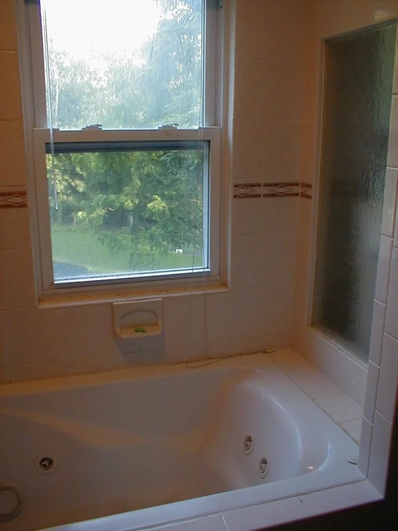 4 bed, 3 bath apartment for rent at 37 Spring St Unit 37, Lexington — photo 17 of 23