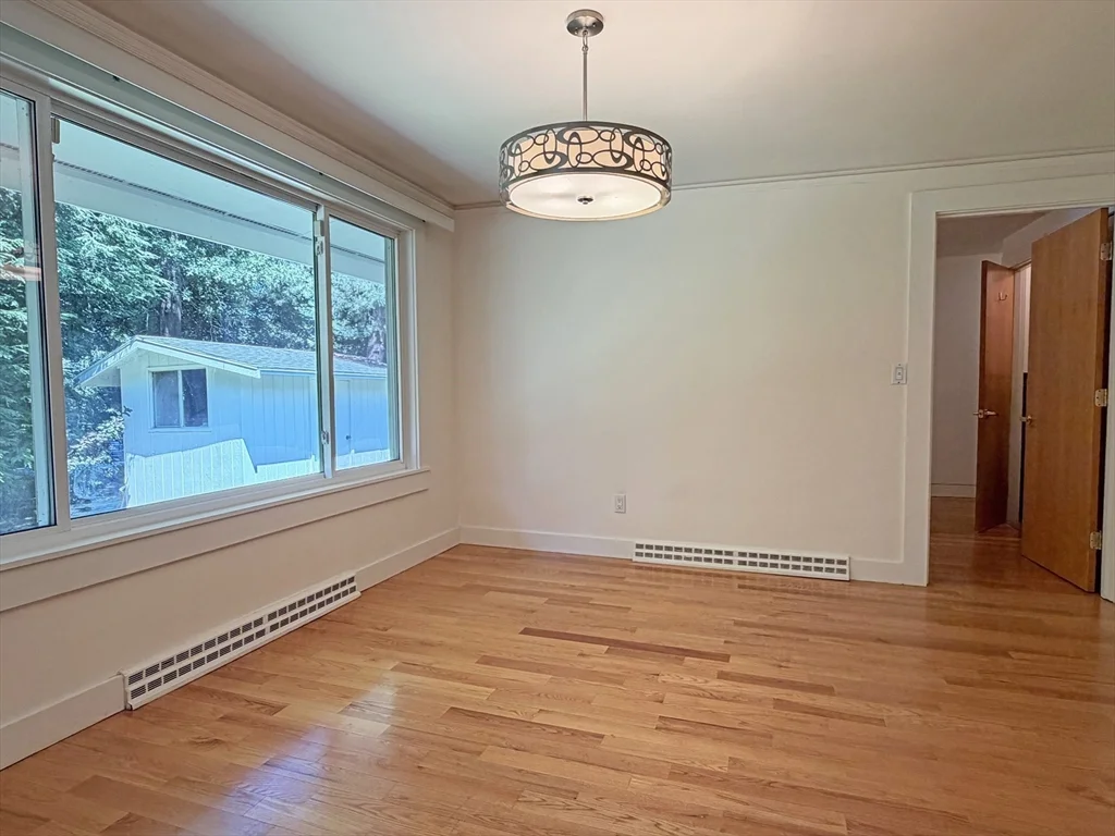 3 bed, 3 bath apartment for rent at 37 Stephen Pl, Oak Hill — photo 17 of 42