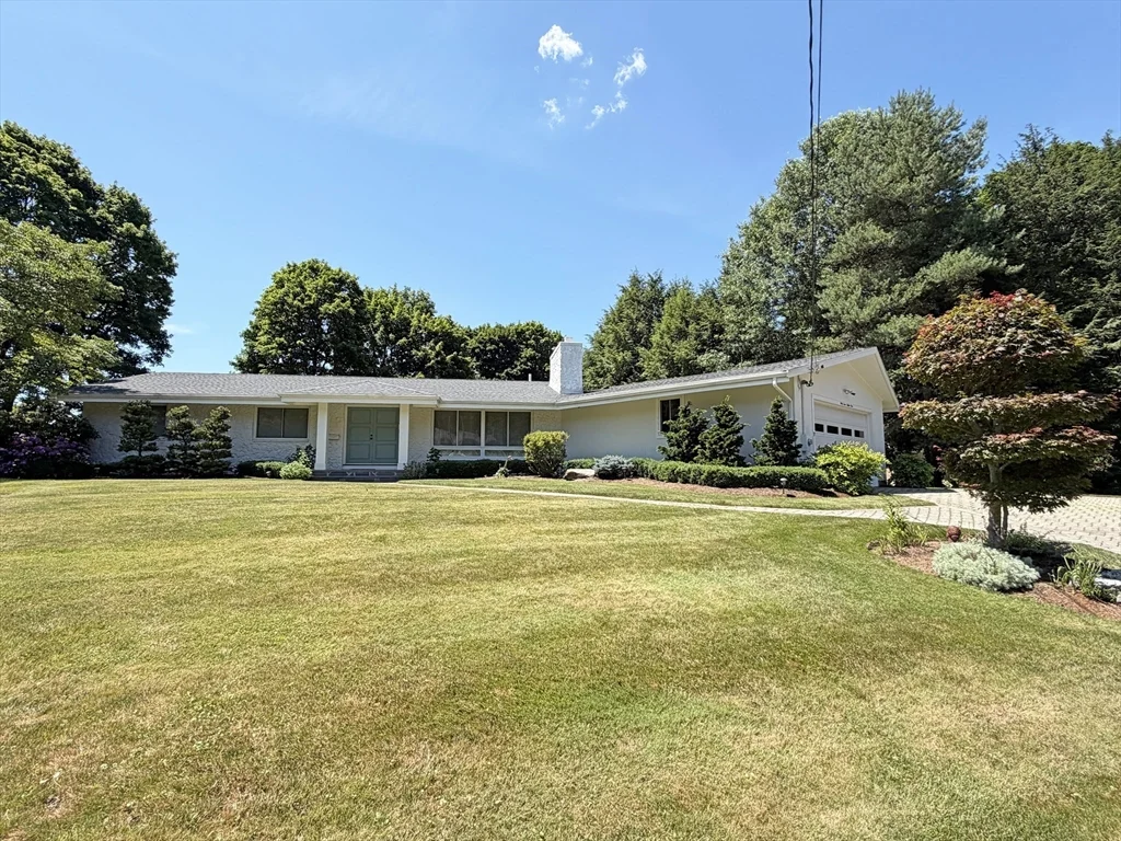 3 bed, 3 bath apartment for rent at 37 Stephen Pl, Oak Hill — photo 3 of 42