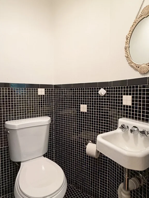 3 bed, 3 bath apartment for rent at 37 Stephen Pl, Oak Hill — photo 27 of 42