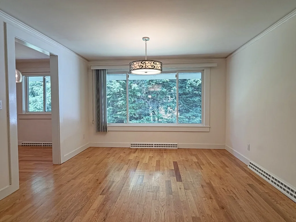 3 bed, 3 bath apartment for rent at 37 Stephen Pl, Oak Hill — photo 16 of 42