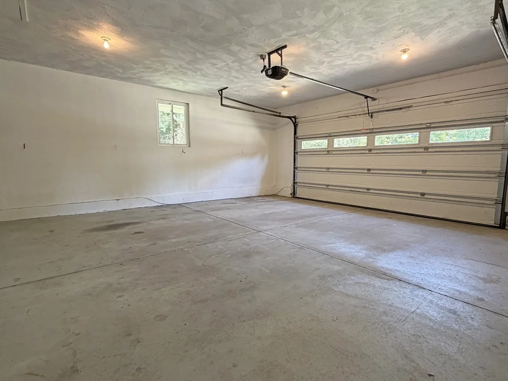 3 bed, 3 bath apartment for rent at 37 Stephen Pl, Oak Hill — photo 34 of 42