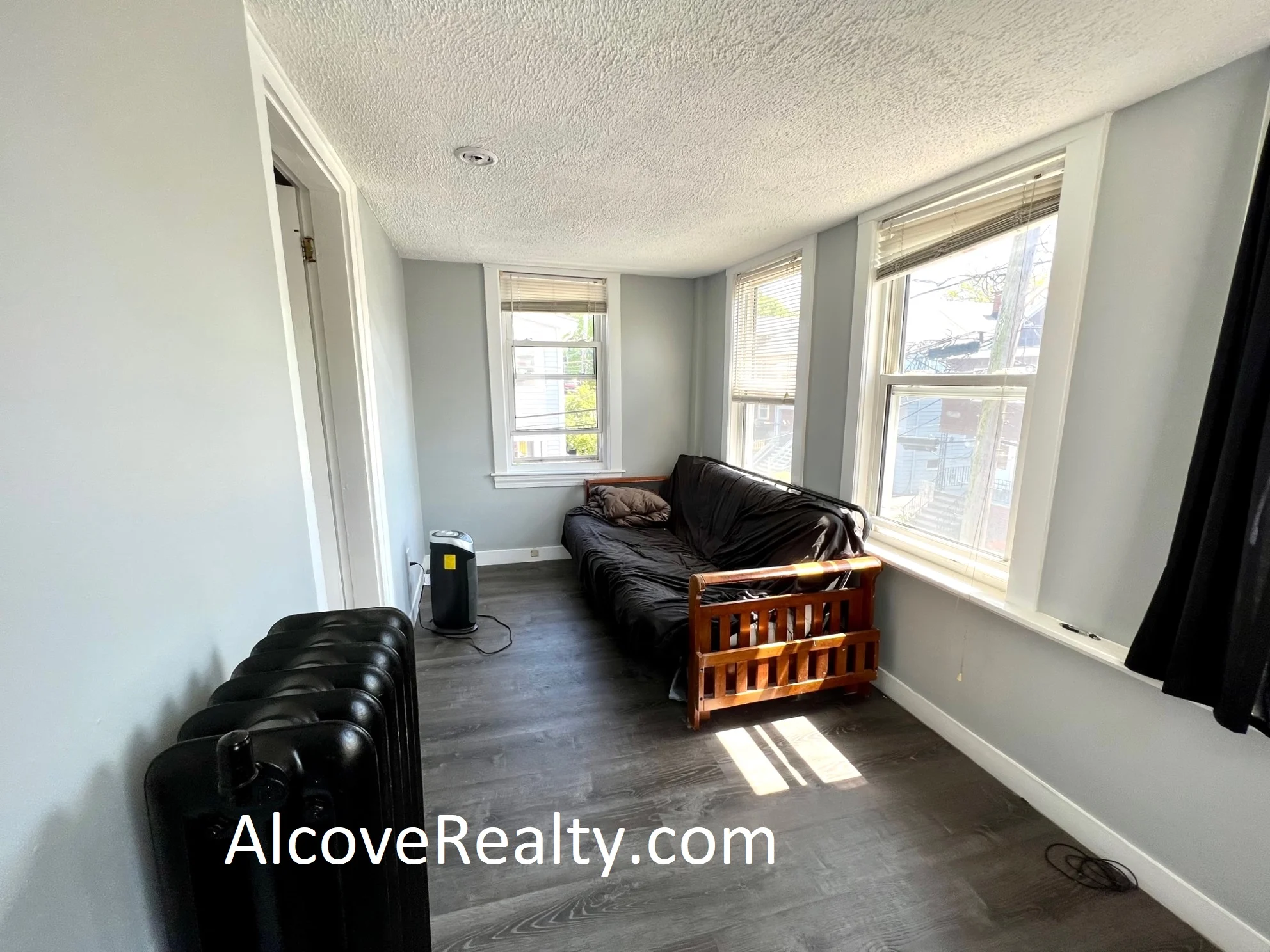 5 bed, 2 bath apartment for rent at 37 Sterling St Unit 2, West Somerville — photo 6 of 15
