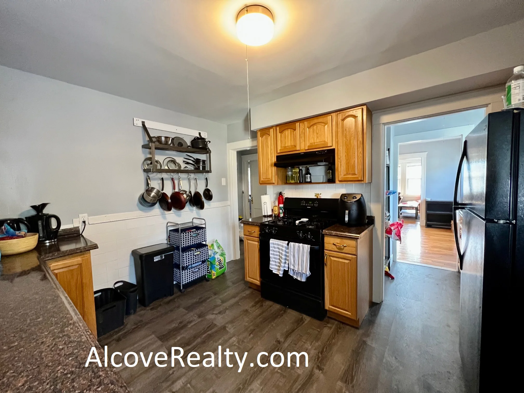 5 bed, 2 bath apartment for rent at 37 Sterling St Unit 2, West Somerville — photo 5 of 15