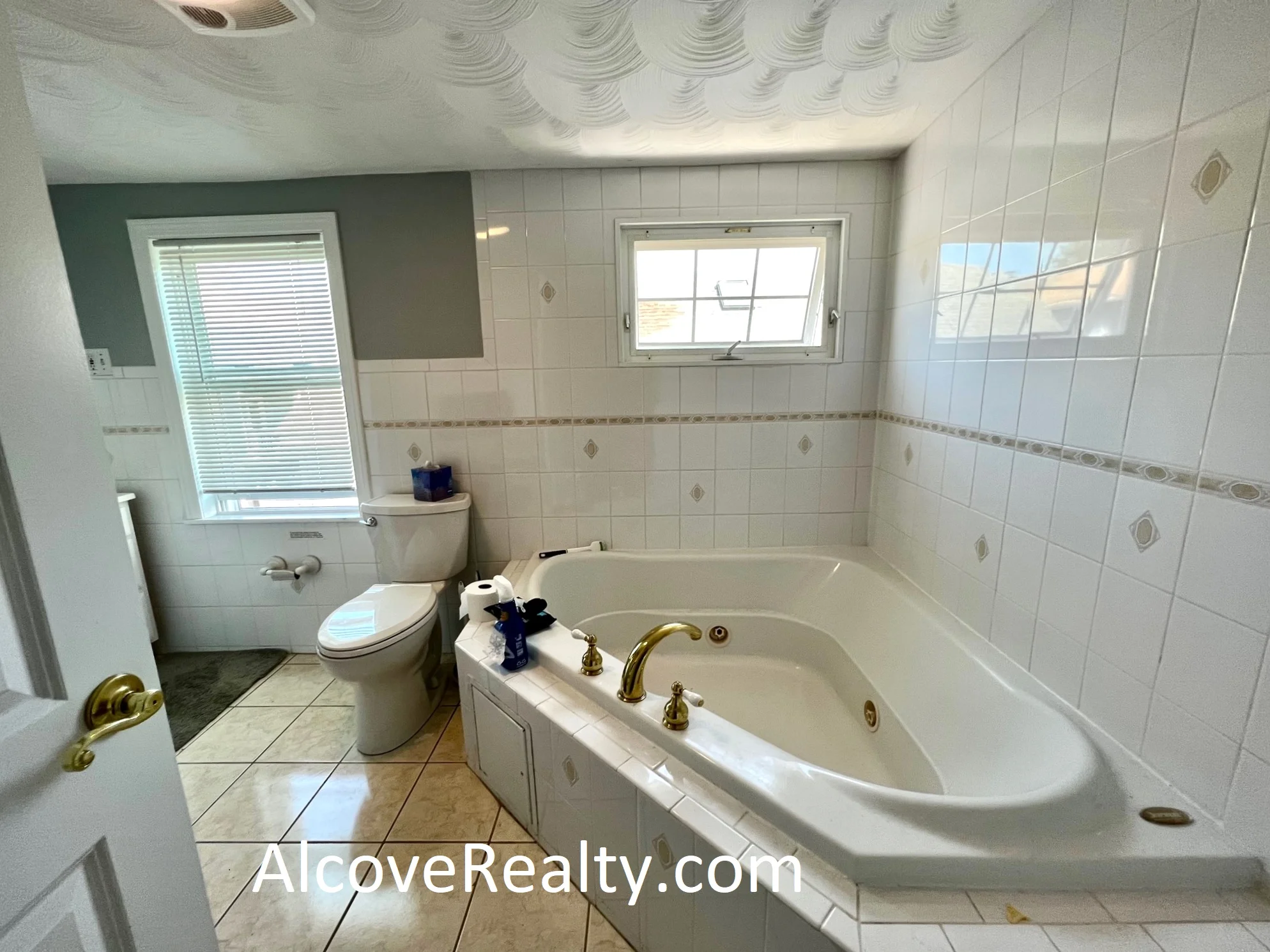 5 bed, 2 bath apartment for rent at 37 Sterling St Unit 2, West Somerville — photo 12 of 15