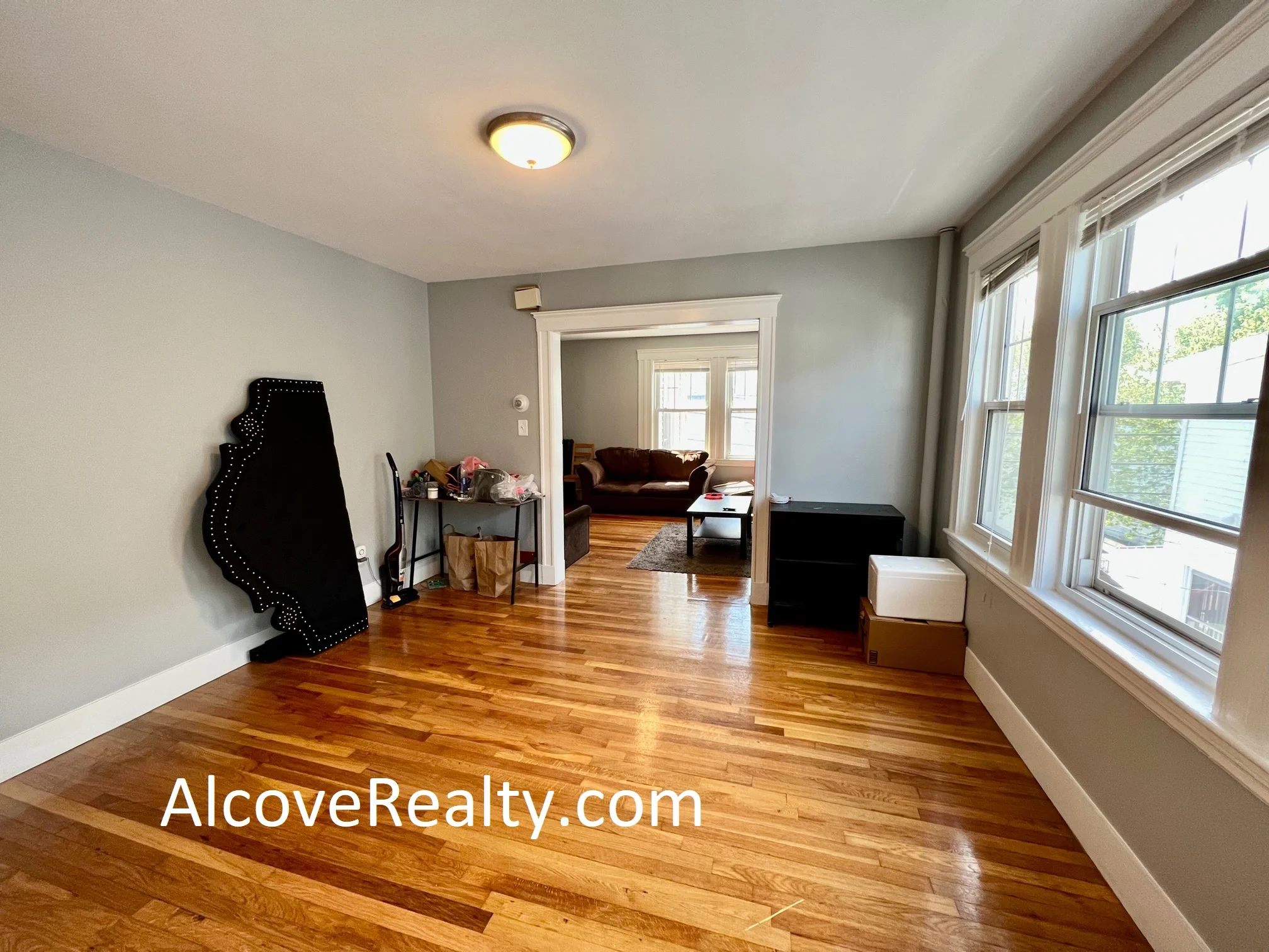 5 bed, 2 bath apartment for rent at 37 Sterling St Unit 2, West Somerville — photo 3 of 15