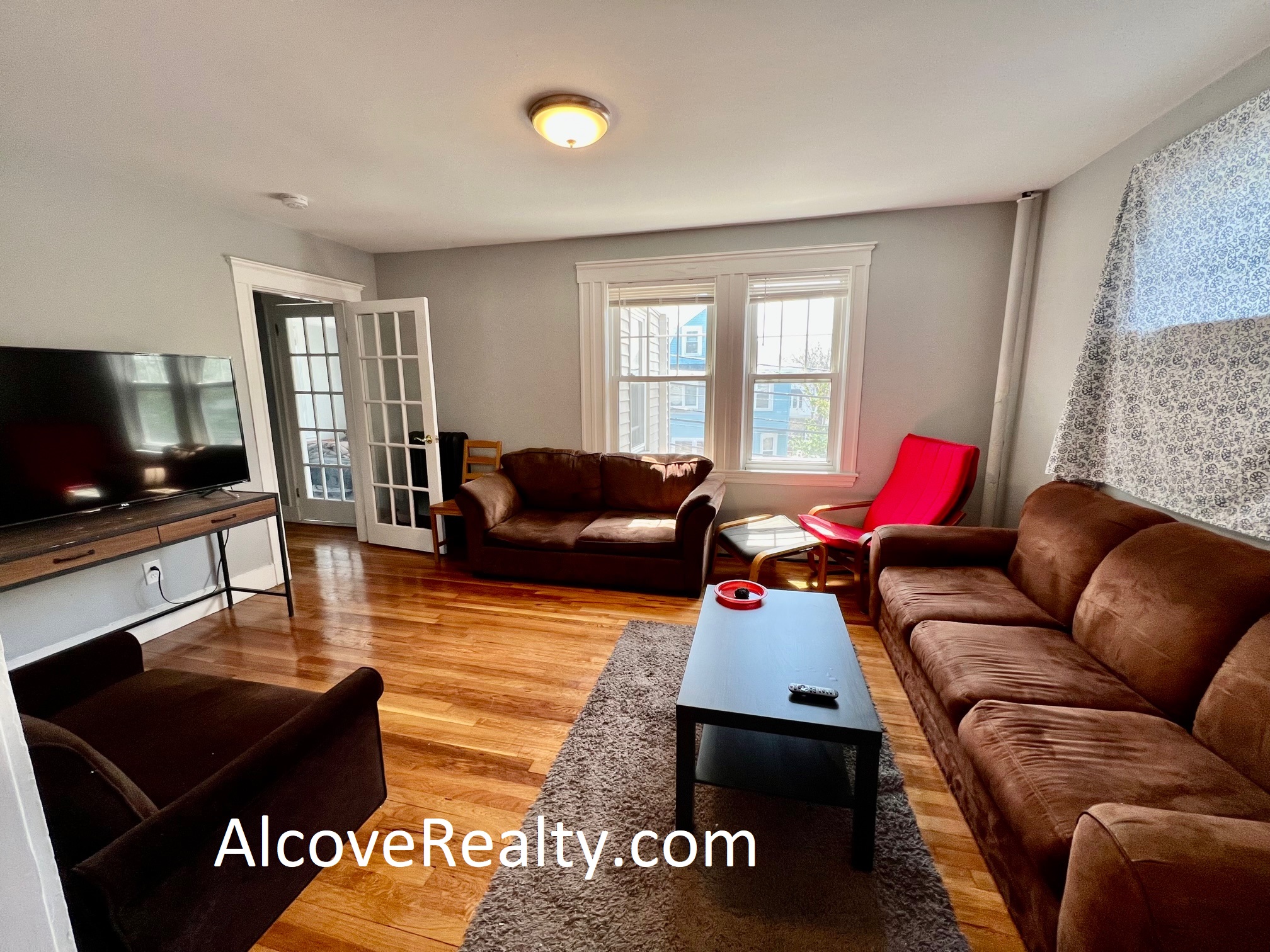 5 bed, 2 bath apartment for rent at 37 Sterling St Unit B, West Somerville — photo 2 of 15