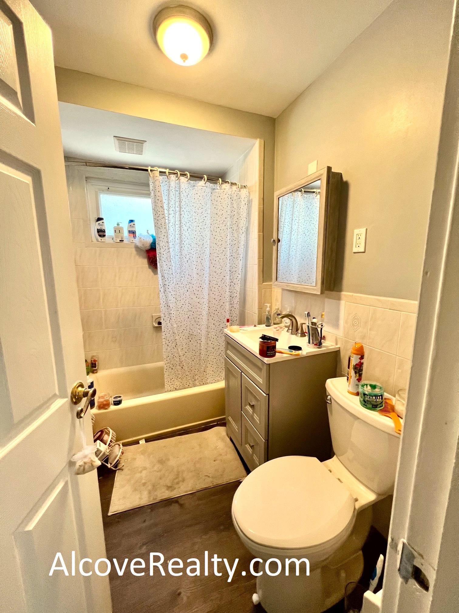 5 bed, 2 bath apartment for rent at 37 Sterling St Unit B, West Somerville — photo 10 of 15