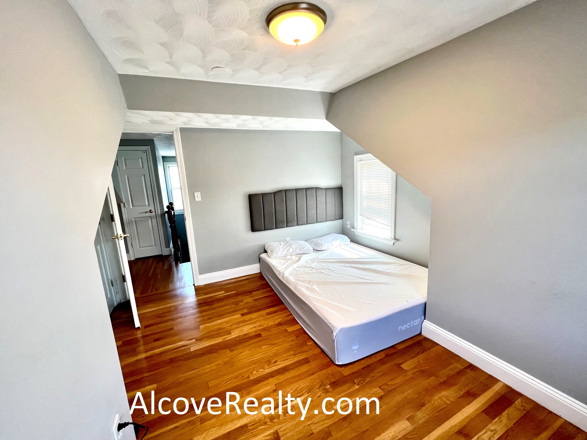 5 bed, 2 bath apartment for rent at 37 Sterling St Unit B, West Somerville — photo 11 of 15