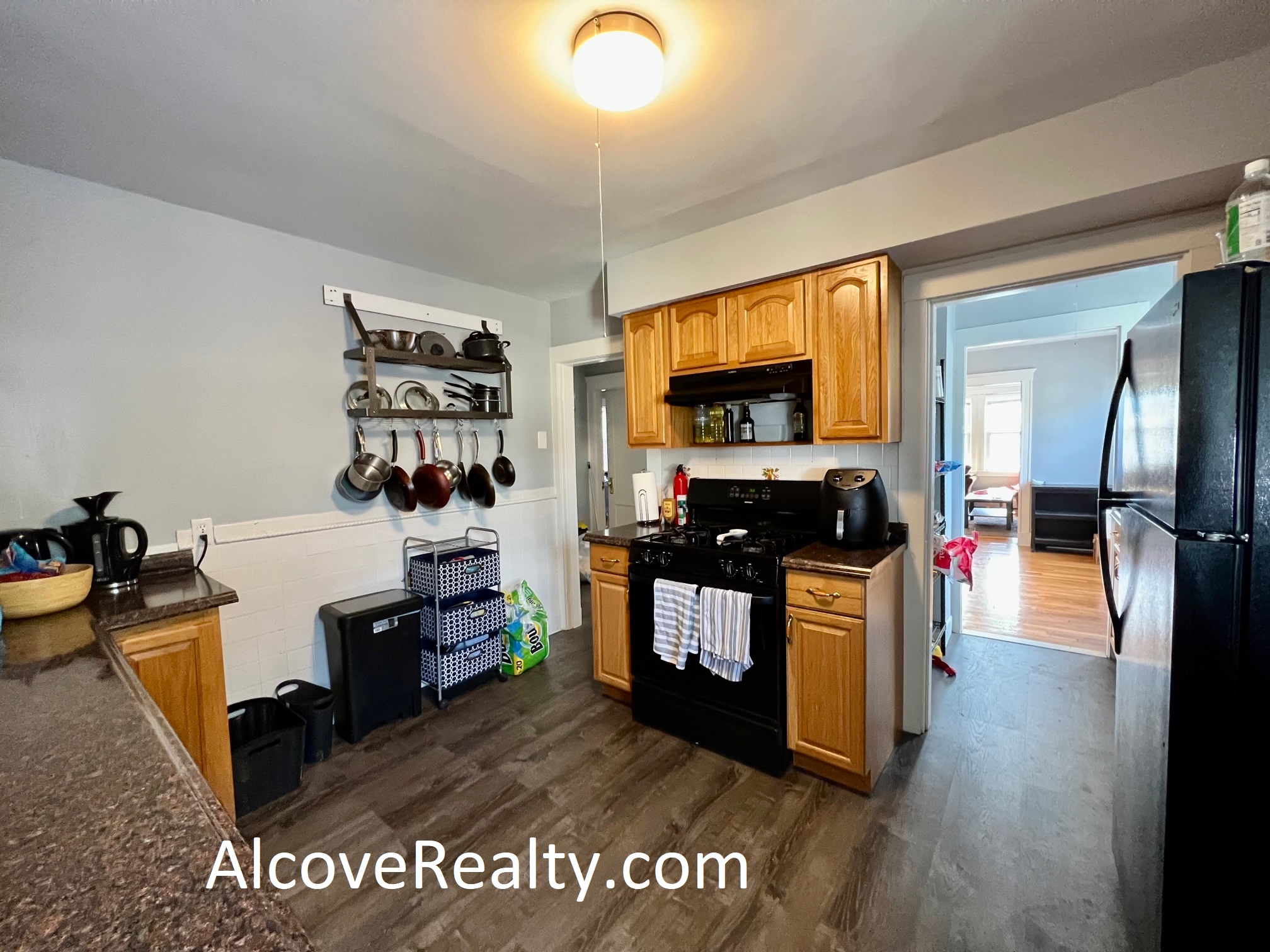 5 bed, 2 bath apartment for rent at 37 Sterling St Unit B, West Somerville — photo 5 of 15