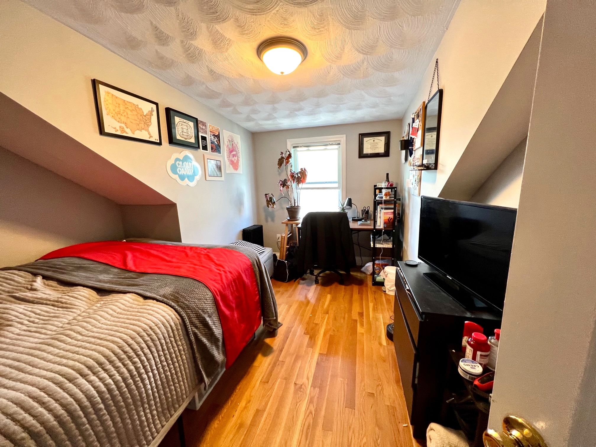 5 bed, 2 bath apartment for rent at 37 Sterling St Unit B, West Somerville — photo 9 of 15