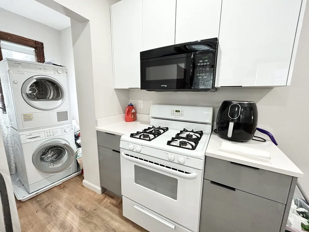 3 bed, 1 bath apartment for rent at 37 Sudan St Unit 2, Dorchester — photo 3 of 8