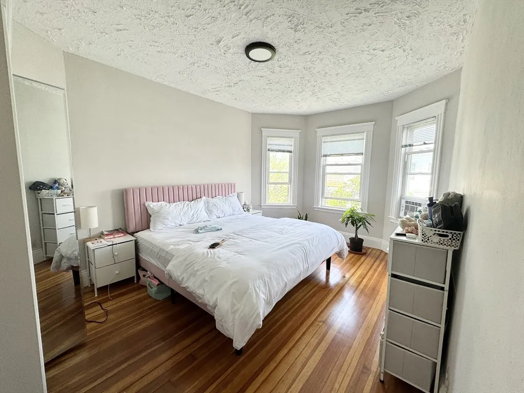 3 bed, 1 bath apartment for rent at 37 Sudan St Unit 3, Boston — photo 4 of 7