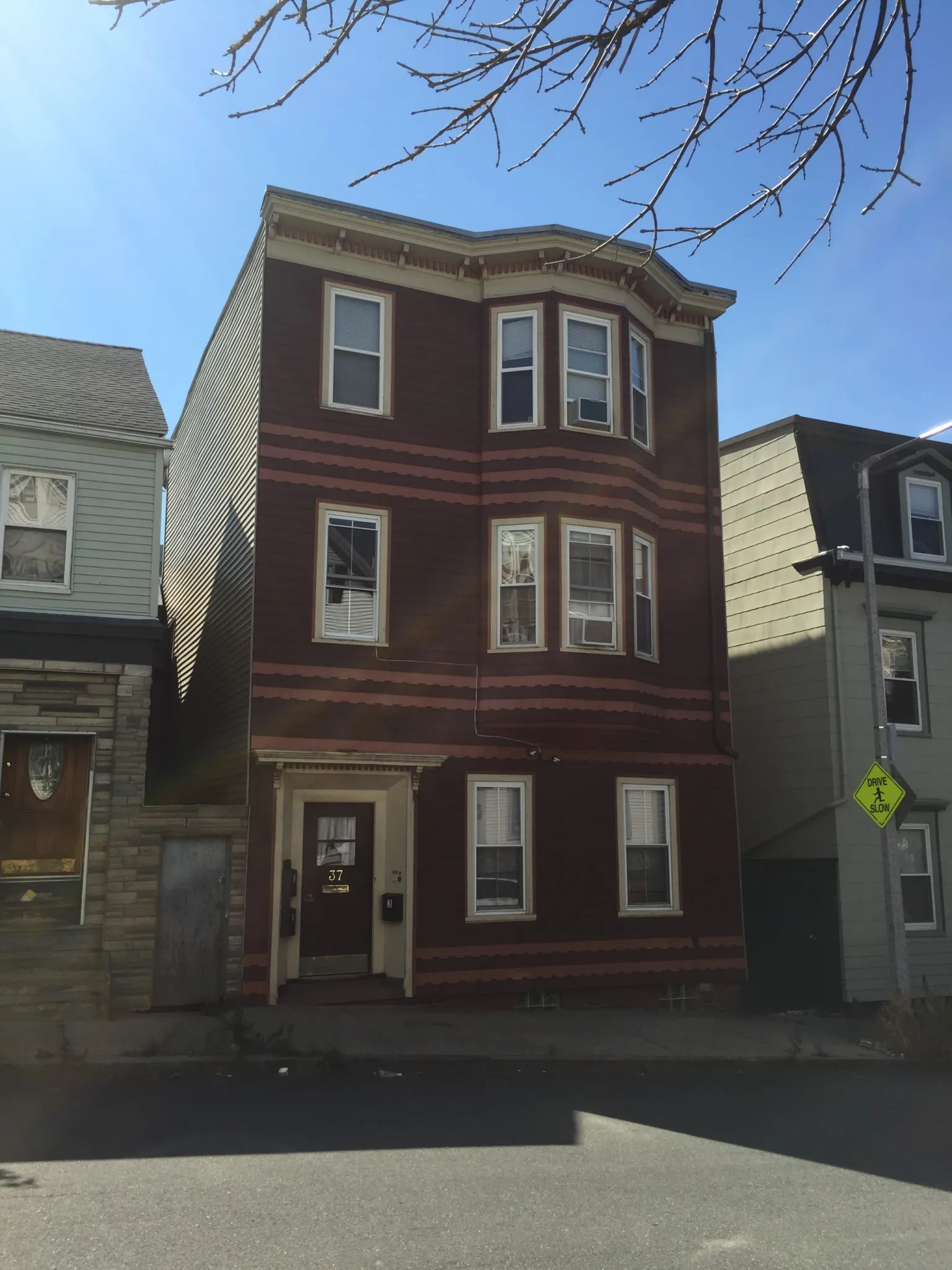 3 bed, 2 bath apartment for rent at 37 Telegraph St Unit 1, South Boston — photo 40 of 47