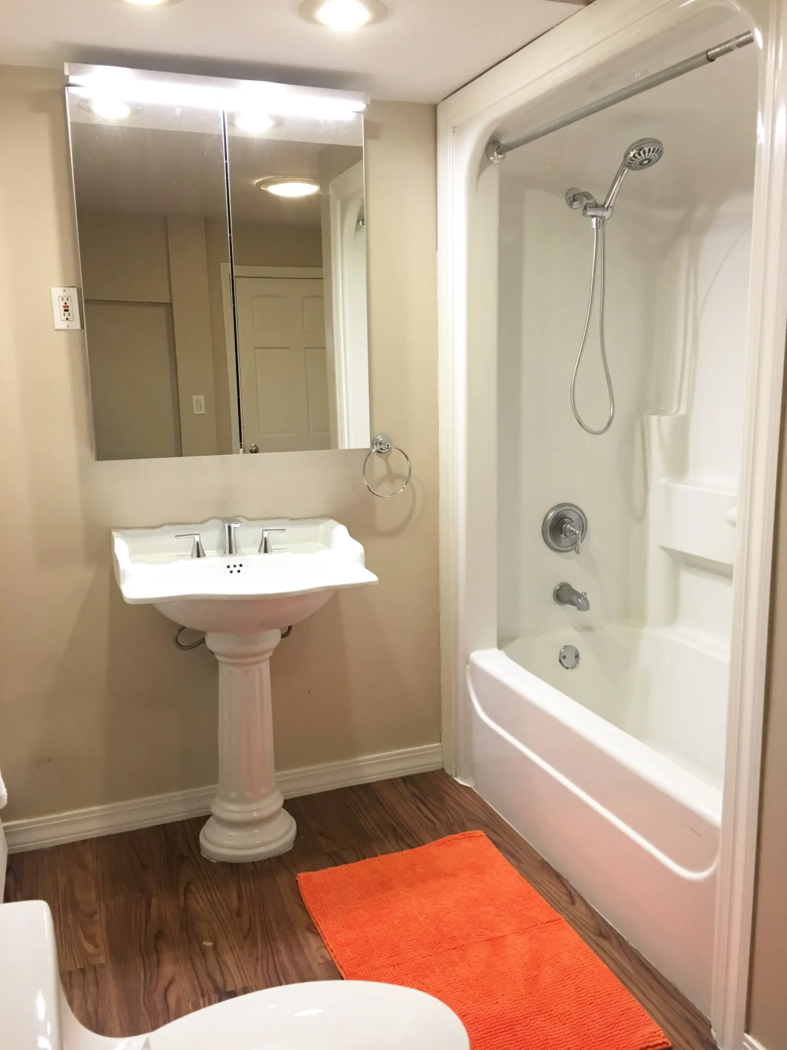 3 bed, 2 bath apartment for rent at 37 Telegraph St Unit 1, South Boston — photo 16 of 47