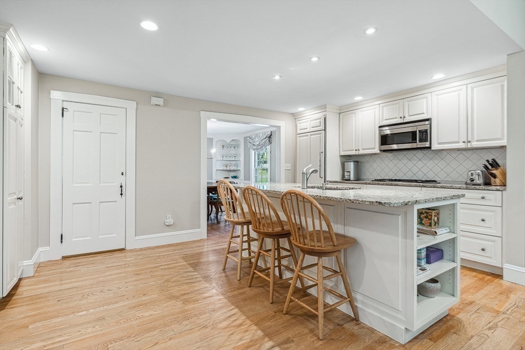 4 bed, 2 bath apartment for rent at 37 Tennyson Rd, Wellesley — photo 6 of 29