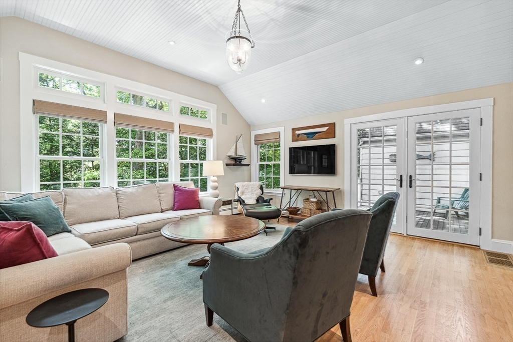 4 bed, 2 bath apartment for rent at 37 Tennyson Rd, Wellesley — photo 9 of 29