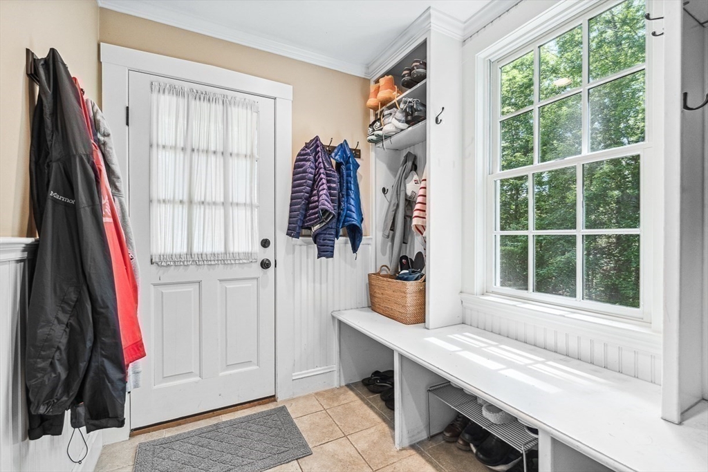 4 bed, 2 bath apartment for rent at 37 Tennyson Rd, Wellesley — photo 24 of 29
