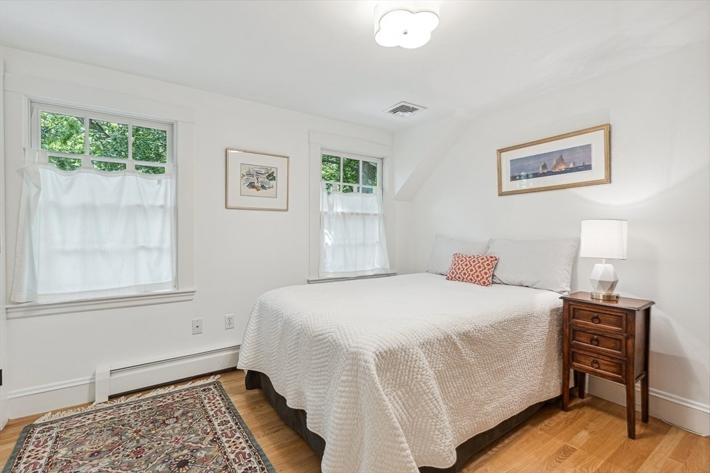 4 bed, 2 bath apartment for rent at 37 Tennyson Rd, Wellesley — photo 20 of 29