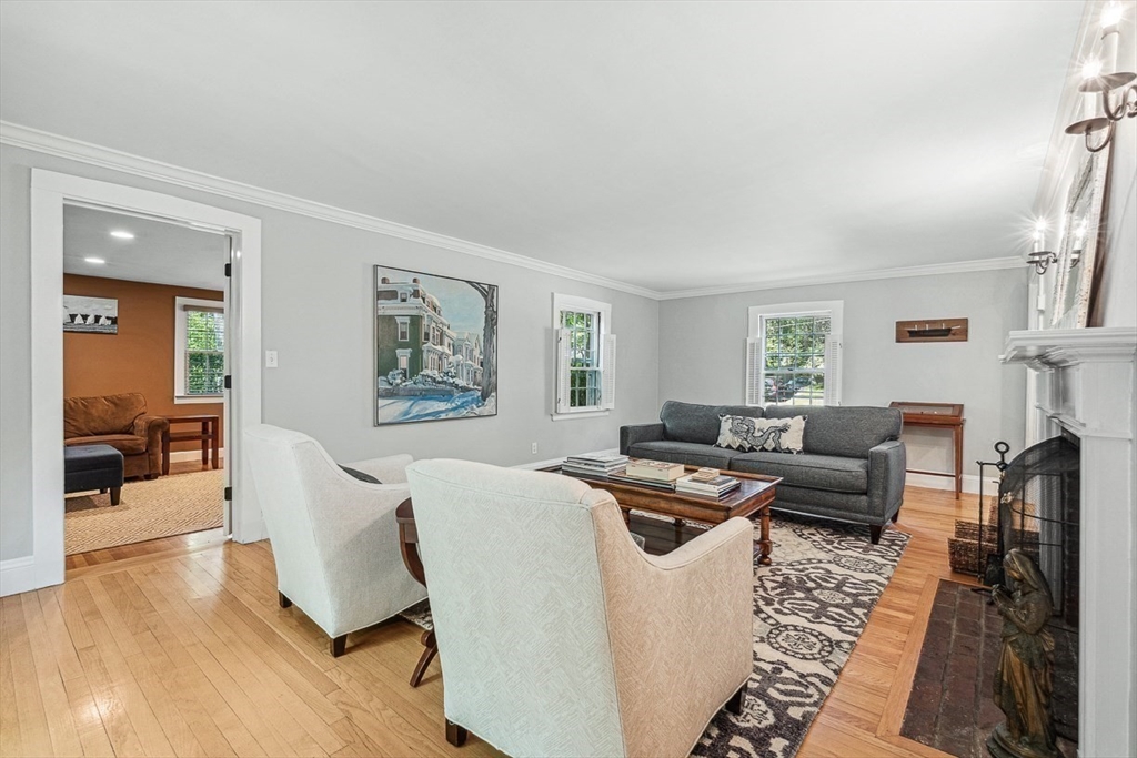4 bed, 2 bath apartment for rent at 37 Tennyson Rd, Wellesley — photo 3 of 29