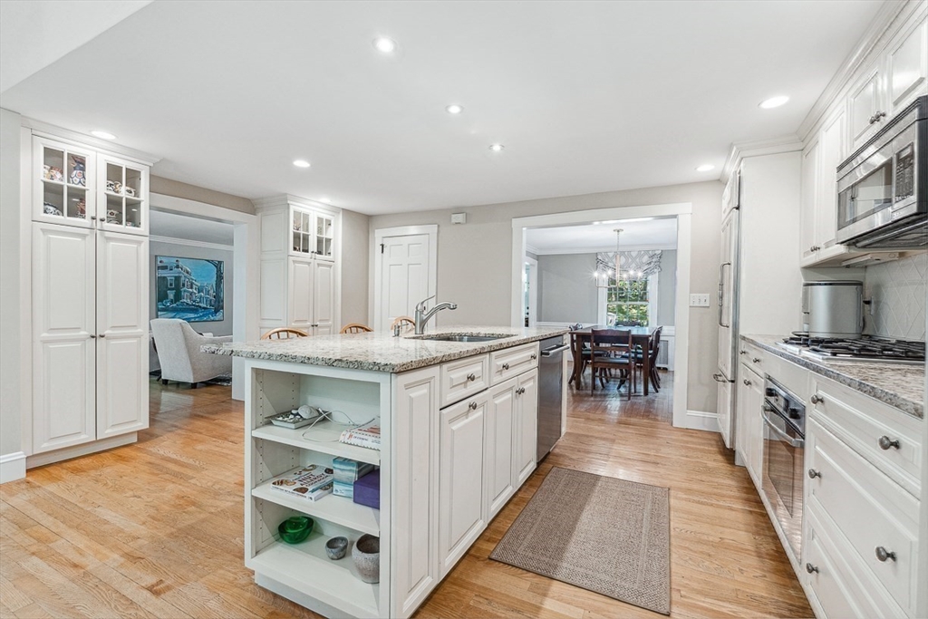 4 bed, 2 bath apartment for rent at 37 Tennyson Rd, Wellesley — photo 7 of 29