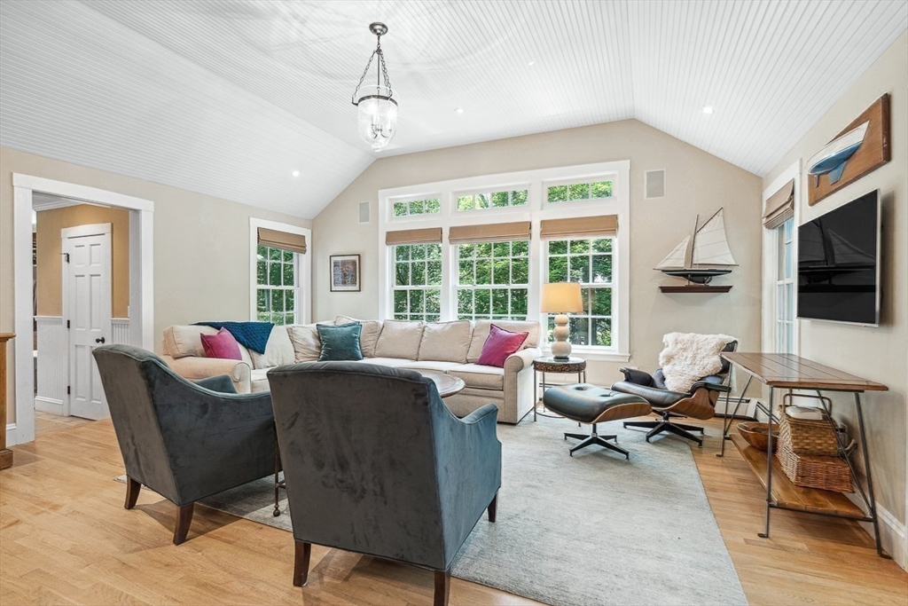 4 bed, 2 bath apartment for rent at 37 Tennyson Rd, Wellesley — photo 8 of 29