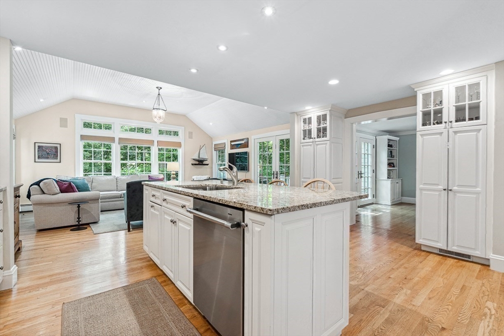 4 bed, 2 bath apartment for rent at 37 Tennyson Rd, Wellesley — photo 5 of 29