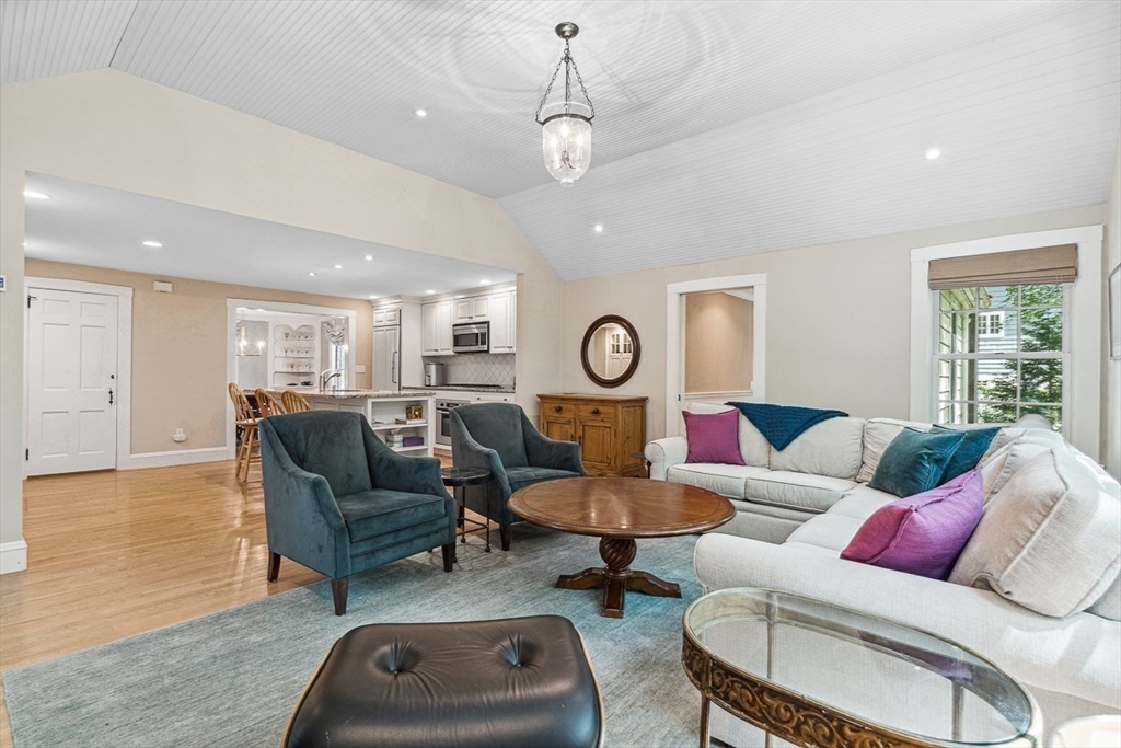 4 bed, 2 bath apartment for rent at 37 Tennyson Rd, Wellesley — photo 11 of 29