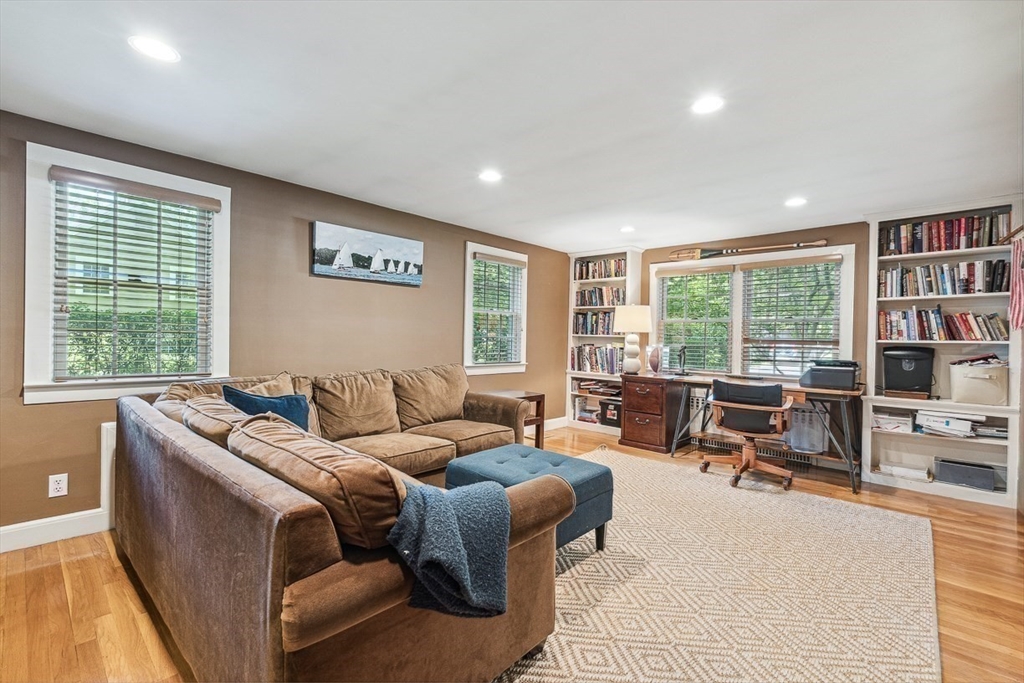 4 bed, 2 bath apartment for rent at 37 Tennyson Rd, Wellesley — photo 15 of 29