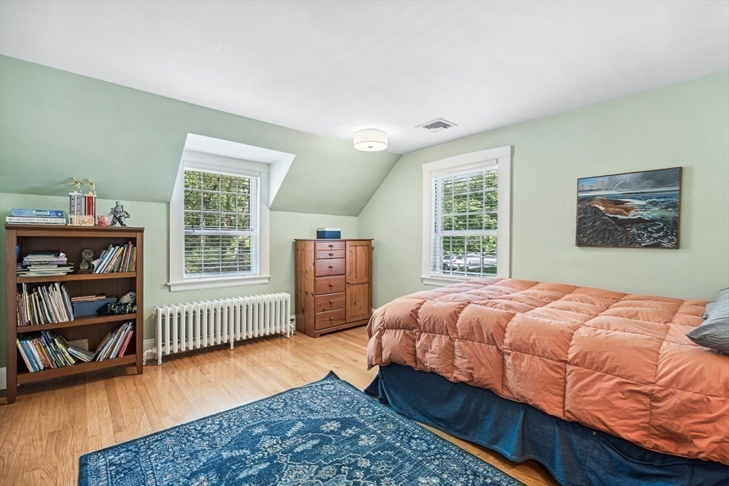 4 bed, 2 bath apartment for rent at 37 Tennyson Rd, Wellesley — photo 22 of 29