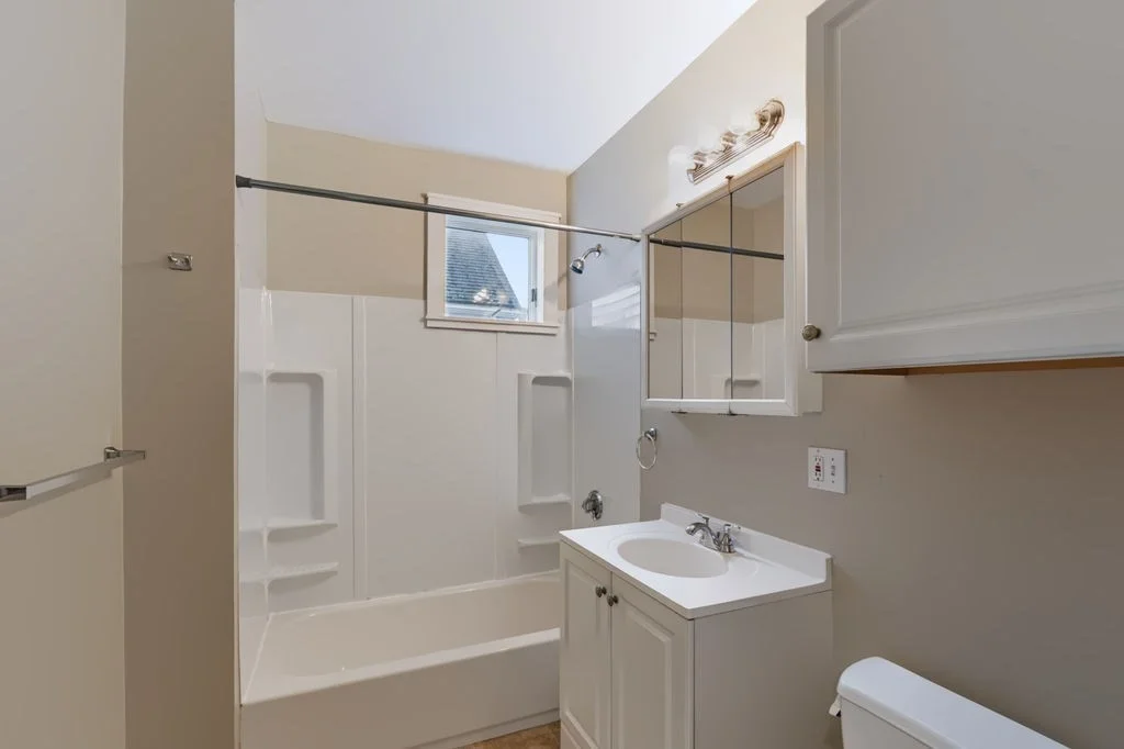3 bed, 1 bath apartment for rent at 37 Thorndinke St Unit 37, Beverly — photo 22 of 32