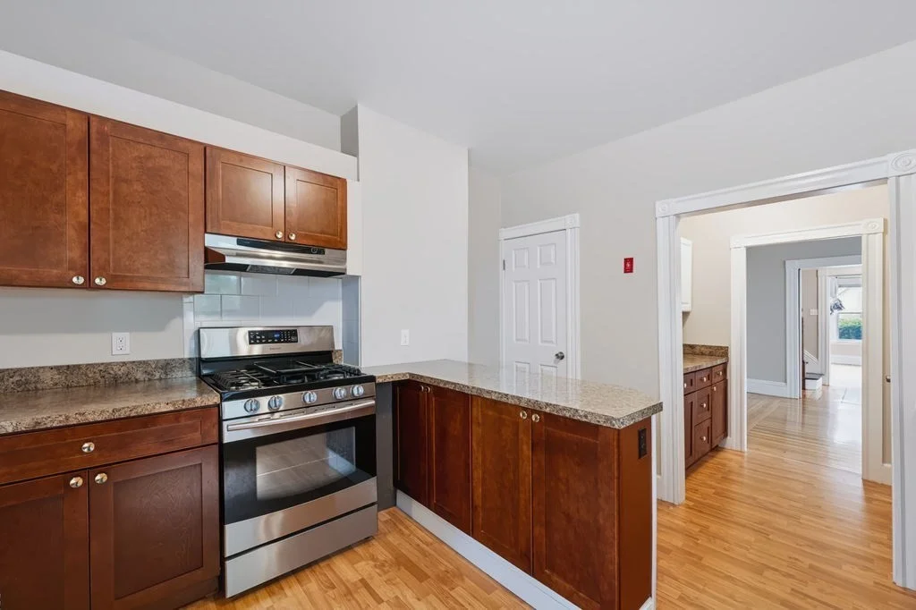 3 bed, 1 bath apartment for rent at 37 Thorndinke St Unit 37, Beverly — photo 5 of 32