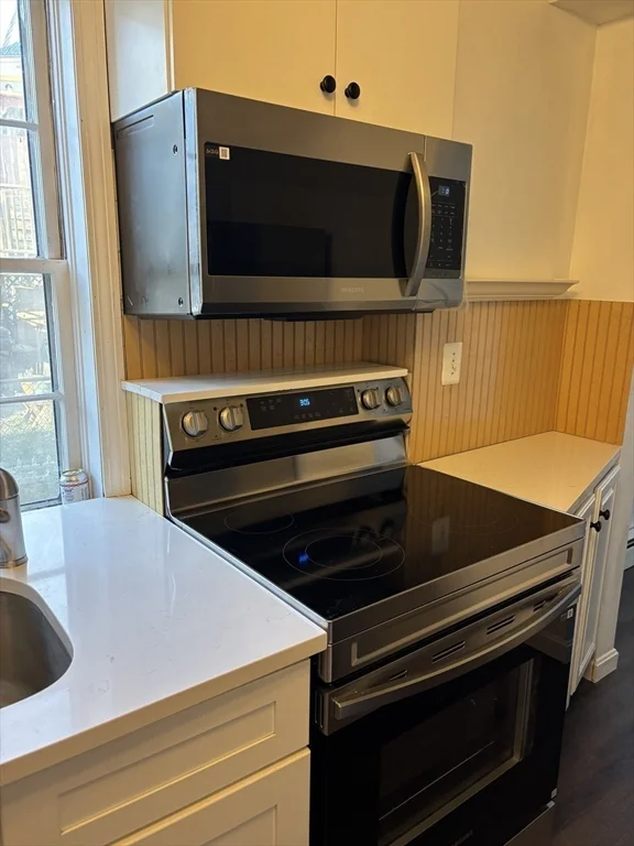 1 bed, 1 bath apartment for rent at 37 Turner St Unit 2, Salem — photo 3 of 9