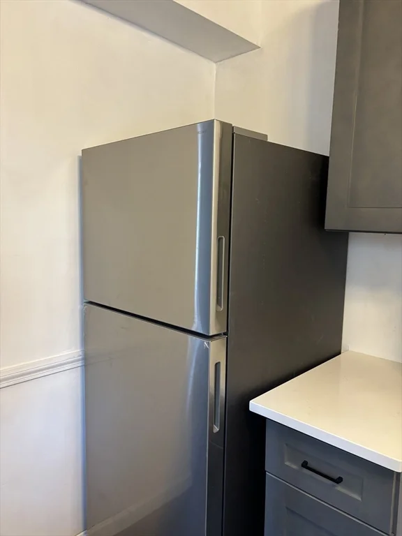 1 bed, 1 bath apartment for rent at 37 Turner St Unit 2, Salem — photo 4 of 9