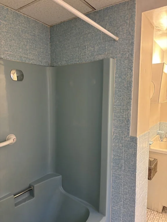 1 bed, 1 bath apartment for rent at 37 Turner St Unit 2, Salem — photo 8 of 9