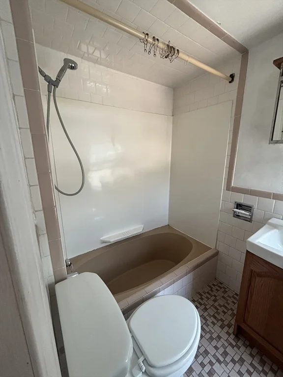 1 bed, 1 bath apartment for rent at 37 Turner St Unit 2R, Salem — photo 7 of 8