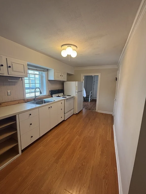 1 bed, 1 bath apartment for rent at 37 Turner St Unit 2R, Salem — photo 6 of 8