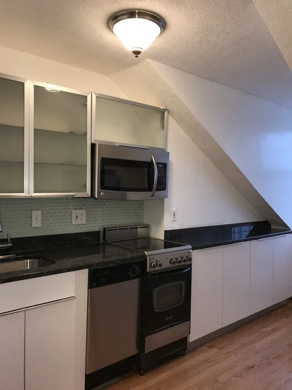 1 bed, 1 bath apartment for rent at 37 Union St Unit 4, Charlestown — photo 3 of 13