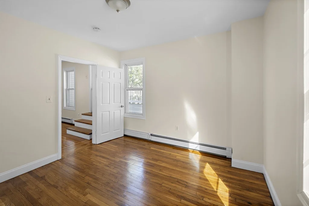 5 bed, 1 bath apartment for rent at 37 Union Unit 2, Everett — photo 14 of 19