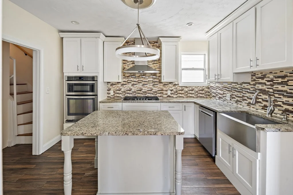 5 bed, 1 bath apartment for rent at 37 Union Unit 2, Everett — photo 2 of 19