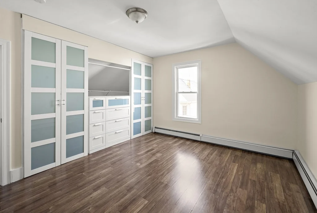 5 bed, 1 bath apartment for rent at 37 Union Unit 2, Everett — photo 12 of 19