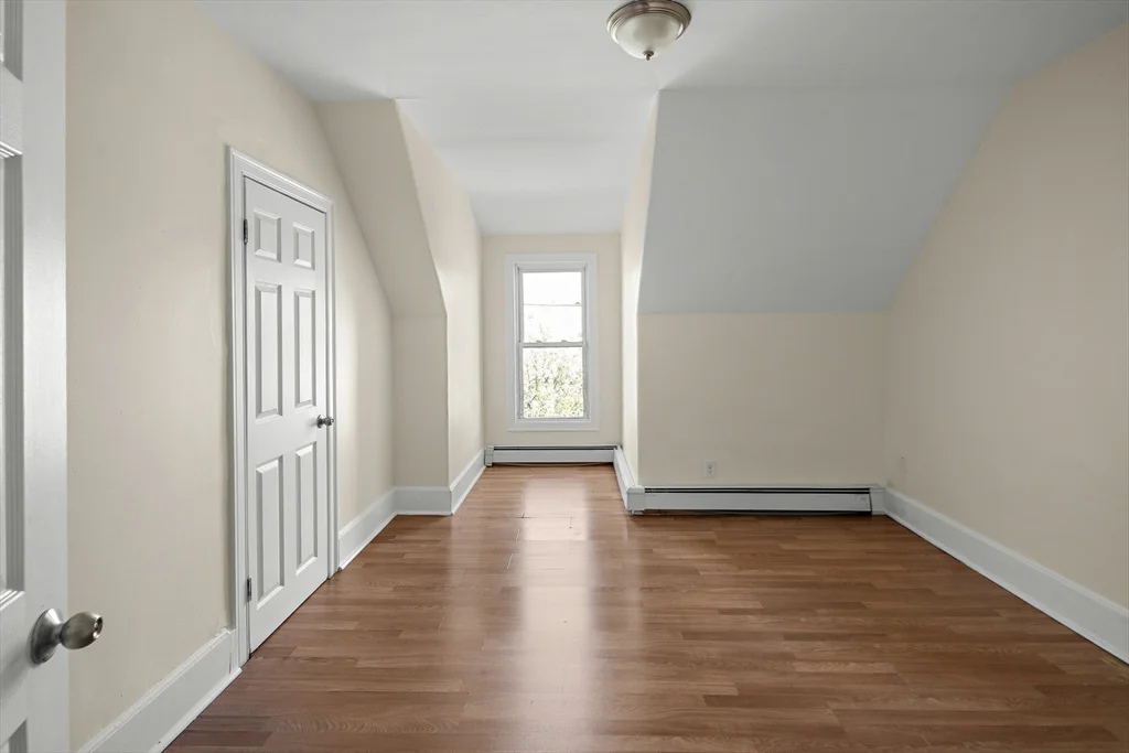 5 bed, 1 bath apartment for rent at 37 Union Unit 2, Everett — photo 17 of 19