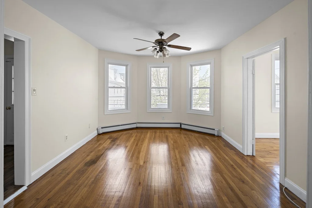 5 bed, 1 bath apartment for rent at 37 Union Unit 2, Everett — photo 1 of 19