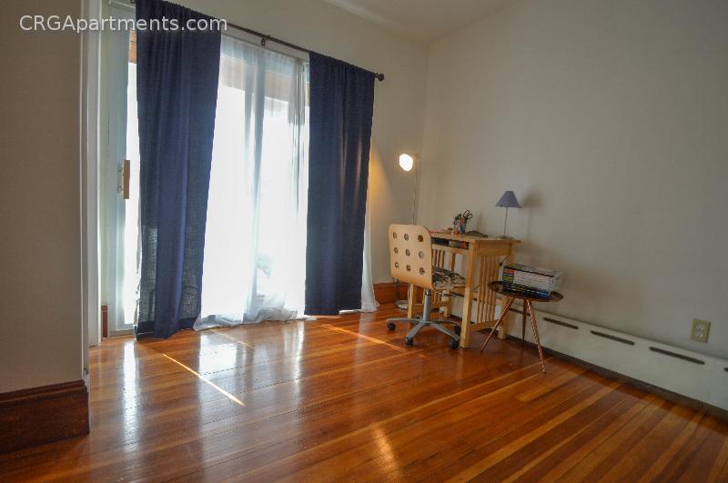 5 bed, 2 bath apartment for rent at 37 Walker St Unit 2T, Tufts — photo 5 of 15