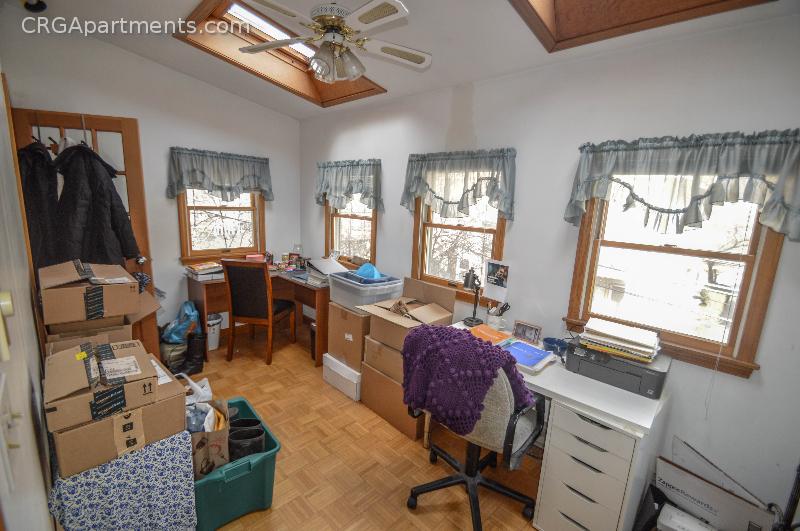 5 bed, 2 bath apartment for rent at 37 Walker St Unit 2T, Tufts — photo 14 of 15